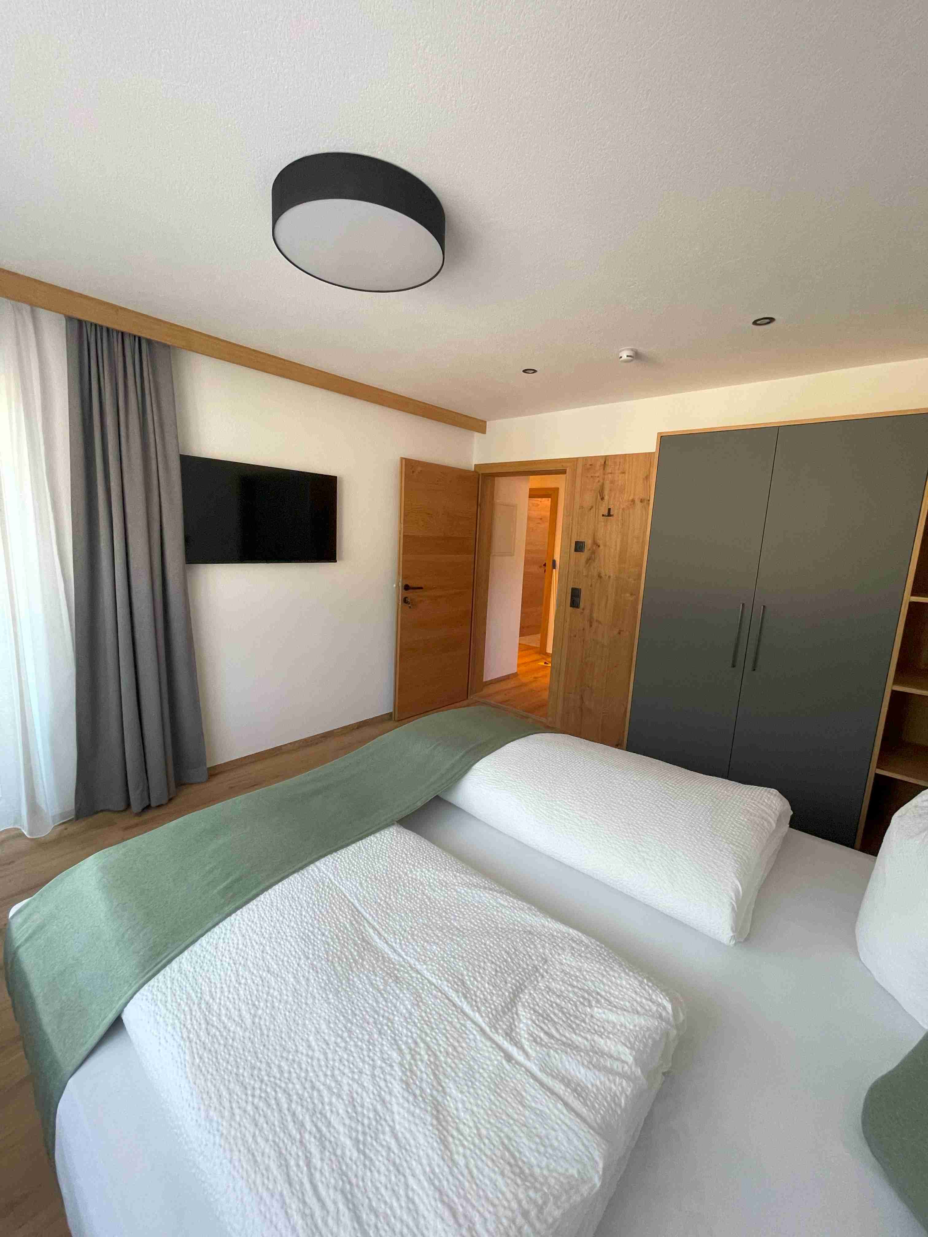 Apart Paul Zimmer 1 1 .jpg