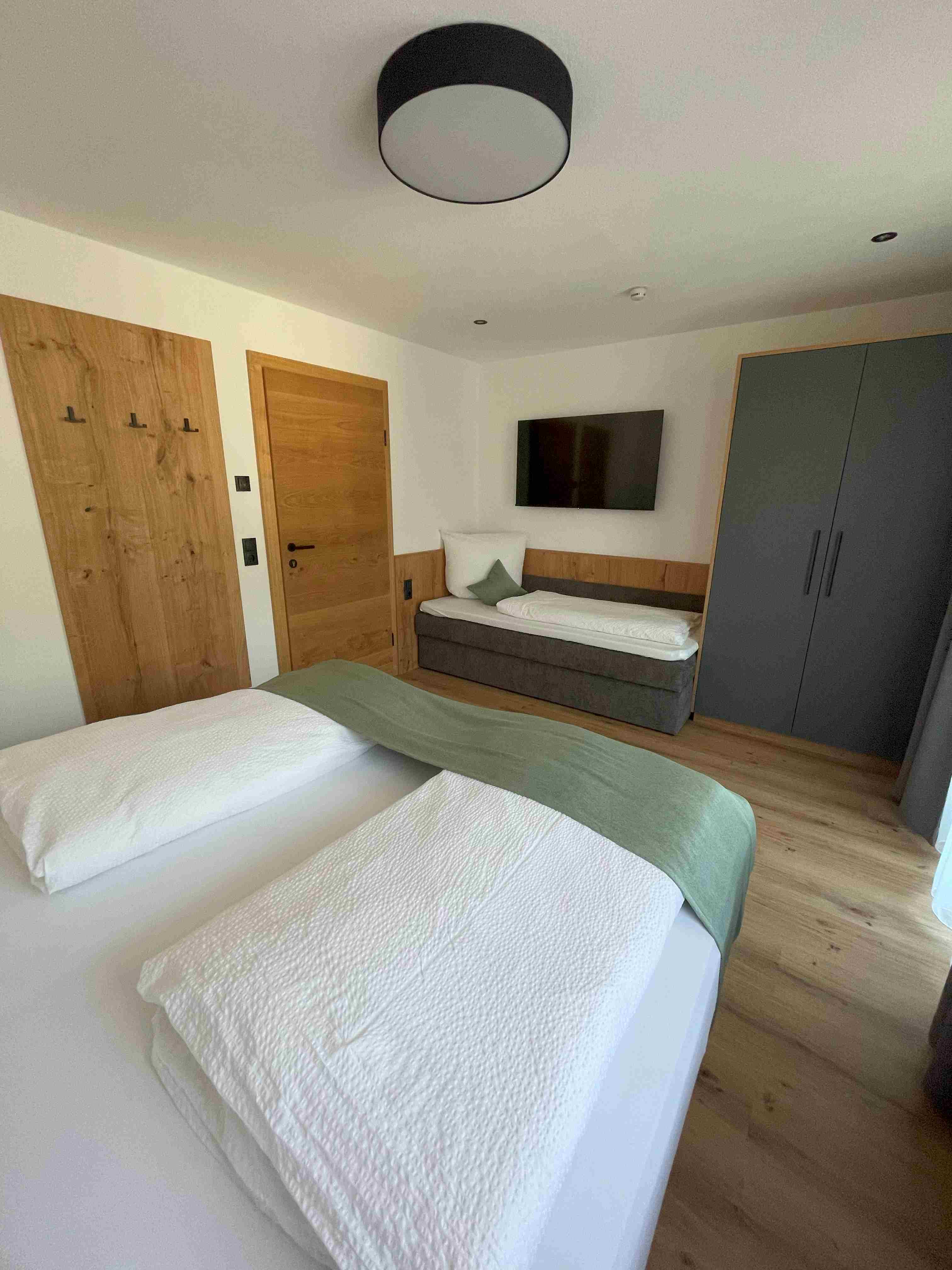 Apart Paul Zimmer 2 2 .jpg